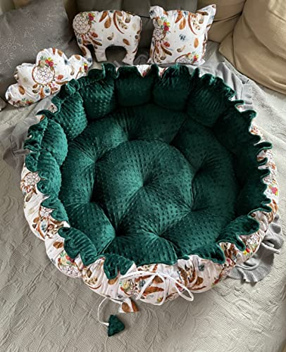 LOOLAY Babynest 3in1 XXL – Nestchen Baby Spielmatte und Reisebett 90/155cm - Handgemacht aus Baumwolle mit Rüschen - Ideal fur Zwillinge (Traumfänger Boho/Königsgrün Minky)