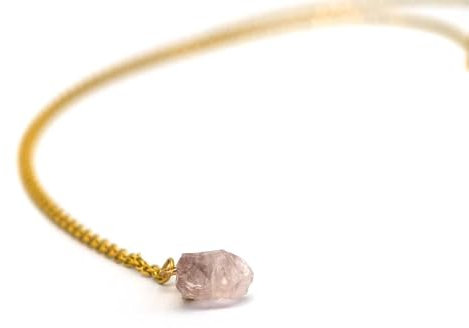 Miracles Minéraux Collier en Perles de Pierre Naturelle avec Chaîne et Fermoir en Acier Inoxydable Doré, 50 cm (Collier Saki | quartz rose)