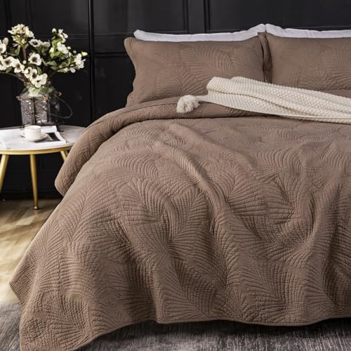 Qucover Tagesdecke 220x240cm Braun,100% Baumwolle Tagesdecke Bettüberwurf, Ultra Weiche Bedspreads 220x240, Steppdecke mit 2 Kissenbezügen, Sofa Überwurfdecke Wohndecke für Bett
