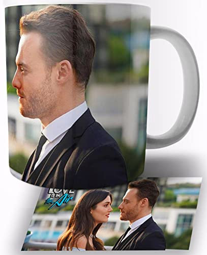TusRelojes Love is in the Air Kerem Bürsin Hande Erçel Tazza di Ceramica Bianca 325ml Mug