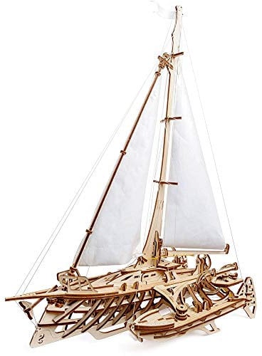 UGEARS Trimaran Merihobus Modèle 3D en Bois - Puzzle A Encastrement Adulte - Miniature Mécanique - Puzzle à Construire - Jeu Educatif Enfant - Casse Tete Kit De Construction 3D - De Collection