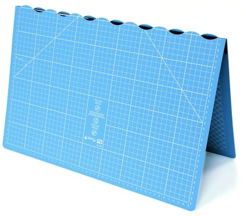 Prym 610410 Schneideunterlage faltbar 45 x 30 cm (A3), selbstheilende Matte, rutschfest, platzsparend zusammenklappbar auf 30 x 22,5 cm, hochwertige Schneidematte in hellblau