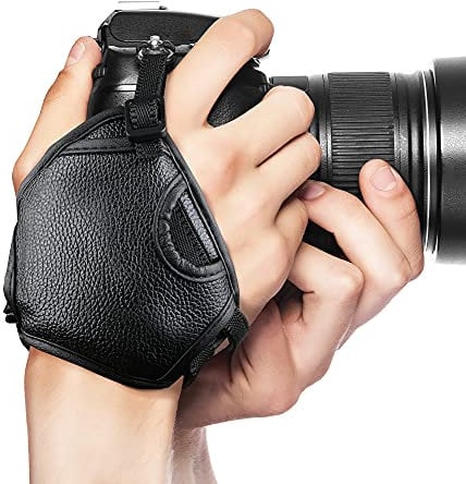 CELLONIC Hand Grip Camera Wrist Strap UK Secure, Comfortable Quick Release Faux Leather Camera Strap 1/4” Mirrorless, Compact, DSLR Hand Strap Harness Compatible with Canon Sony Nikon Olympus - Black