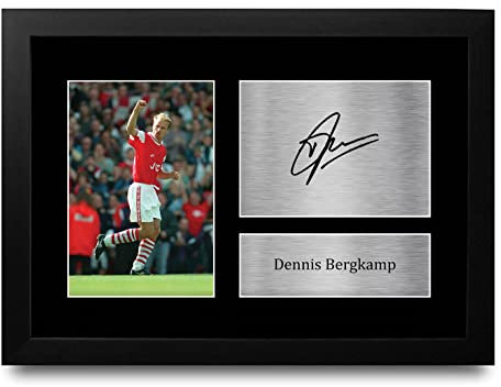 HWC Trading FR A4 Dennis Bergkamp Geschenke Gedrucktes Signiertes Autogramm Foto für Fußball Anhänger and Fans - A4 Gerahmt