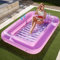 Sloosh 85 x 57/2.1 x 1.4m aufblasbarer Sonnenpool Tanning Pool, Luftmatratzte Pool, Sonnenbad mit abnehmbarem Kissen,Luftmatratze Wasser für Erwachsene, Sommerspaß, Wasserparty-Rosa Weiß