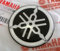 Yamaha original Aufkleber Logo Emblem 3D Sticker selbstklebend für Motorröder, Motorroller, ATV, Jetski (schwarz/Silber, 45mm)