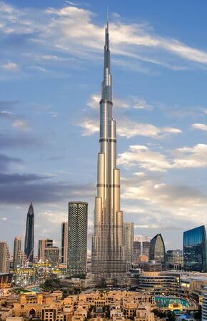 adrium Acryl-Bild 80 x 120 cm: Erstaunlicher Panoramablick auf die futuristische Skyline von Dubai, Vereinigte Arabische Emirate (135914410)
