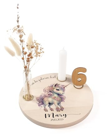 Nord-Kind® Geburtstagsteller personalisiert – Einhorn 1 | Personalisiert aus Buchenholz, inkl. Kerze, Vase, Zahlen und Haltern; 20 cm.