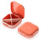 ONTERATE Pilulier Quotidien 4 Compartiments, Pilulier de Voyage Portable, Mini Pilulier pour Poche de sac à Main, Organisateur de Médicaments de Voyage Compact pour Vitamines, Suppléments (Rose)