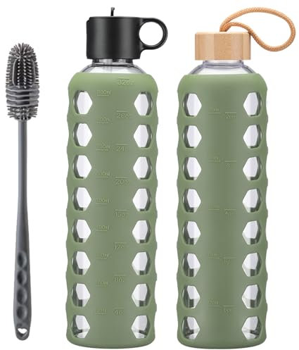 BLUEGO Bouteilles d'eau en verre, 900ml Verre Gobelet, Bouteilles à boire avec 2 couvercles, Motivation Bouteille d'eau avec Marqueur de temps et manchon en silicone, Étanche, Olive