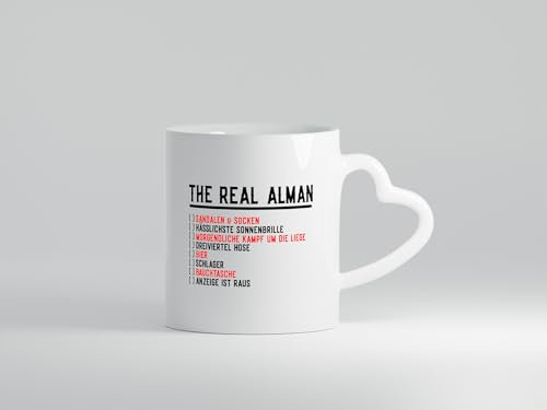 The Real Alman | Echte Deutsche | Deutschland | Stereotyp - Herzhenkel Tasse - Kaffeetasse/Geschenk/Familie