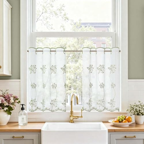 TOPICK Rideau Cuisine Voilage Brise-Bise, Petits Rideaux Courts, 65L x 60H(cm) Lot de 2 à Passe-Tringle, Blanc avec Broderie Verte, Style Champêtre pour Fenêtre,Placard,sous-Evier,Chambre et Café