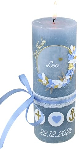 Cerziies® Taufkerze Rustik Leo Junge oder Mädchen mit Name und Datum, individuell und handverziert 1735, Variante:Glasteelichteinsatz