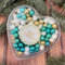 EinsSein 0,14kg Schokolade Weihnachts-Herz Weihnachtsgeschenk Merry Christmas weiss-gold-grün | Nikolausgeschenk, Wichtelgeschenk Schokokugeln | kleine Geschenke für Weihnachten | Nikolaus christmas