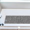 COSYLAND Alfombra Bañera Antideslizante 40x100cm, Alfombrilla de Ducha Loofah de PVC Suave, Secado Rápido, Sin Ventosas, Alfombra para Ducha y Bañera, Color Blanco Y Negro