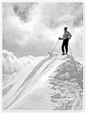 Posterlounge Ein Skifahrer auf dem Gipfel, 1930er Poster | 30 x 40 cm von Vintage Ski Collection Schwarz-Weiß Wandbilder Wanddeko