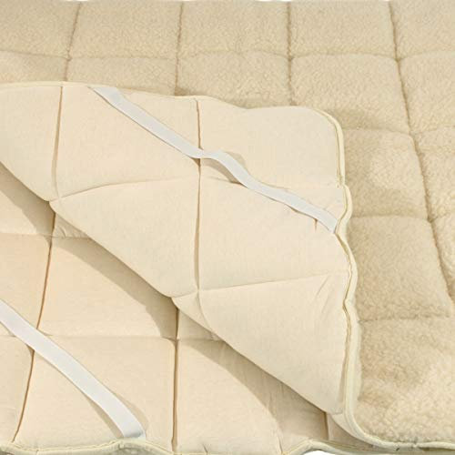 Dickes Merino Schafschurwolle Unterbett in 60x120 cm mit 685 g Füllung Plus bauschiger Lammflor Oberseite mit 400 g/m² und Baumwoll - Unterseite mit 4 Eckgummis – Made in Germany