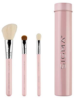 Sigma Beauty Travel Essential Trio – Lot de 3 pinceaux de maquillage pour fond de teint, poudre, fard à paupières, avec support en étain, sans danger pour la peau, pinceaux de maquillage végétaliens