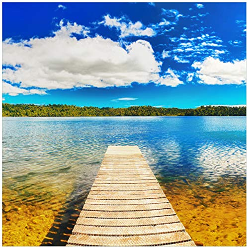 Wallario Glasbild Klarer See mit Steg - Blauer Himmel - 55 x 55 cm Wandbilder Glas in Premium-Qualität: Brillante Farben, freischwebende Optik