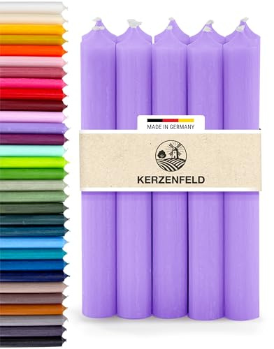 Premium Stabkerzen Violett durchgefärbt, 10 Stück, 180mm x 22mm | Made in Germany, Lange Brenndauer 8+ Stunden - Bunte Spitzkerzen Ohne Tropfen & Rußen - RAL-Zertifizierte Haushaltskerzen