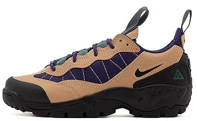 Nike Men's ACG Air MadaSneaker
