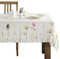 Maison d' Hermine 100% Baumwolle, 140cm x 180cm dekorative, waschbare, quadratische Tischdecke, Oster-Tischdecke für Essen, Küche, Partys und Camping, Botanical Fresh – Frühling/Sommer