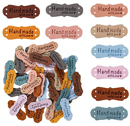 50 Stück handmade label Handgefertigte Lederetiketten zum annähen Mikrofaser Lederetiketten Mit Löchern Mit Liebes Herz Lederetiketten Labels Zum Annähen Für Diy-hüte Kleidung Annähen, 10 Farben