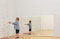 Betzold 41672 - Spiegelwand Hochformat, Spiegel Effektspiegel Raumgestaltung Möbel Ausstattung Kindergarten Krippe