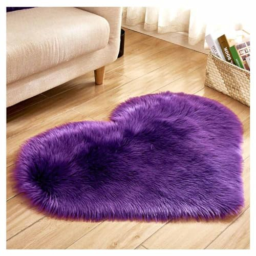 SHTGOI Fellteppich Herzförmig Flauschiger Teppich Weicher Zottelteppich Lammfell Schaffell Teppich Kunstfell Stuhlkissen Tannenbaum Matte für Wohnzimmer Sofa Schlafzimmer Boden 50 * 60cm Lila