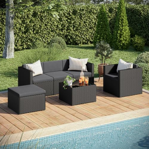 STEELSØN Polyrattan Gartenlounge Zethora, Outdoor Sitzgruppe 4-teilig, Gartenmöbel Set mit Sofa, Sessel, Hocker, Tisch, Sitzecke für bis zu 5 Personen, wetterfest, schwarz/anthrazit