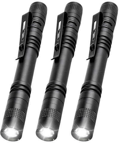 MVIOCS Linternas LED con bolígrafo, ligeras, mini, linterna de bolsillo impermeable con clip, linternas pequeñas para inspección, trabajo, emergencia (paquete de 3 luces blancas)