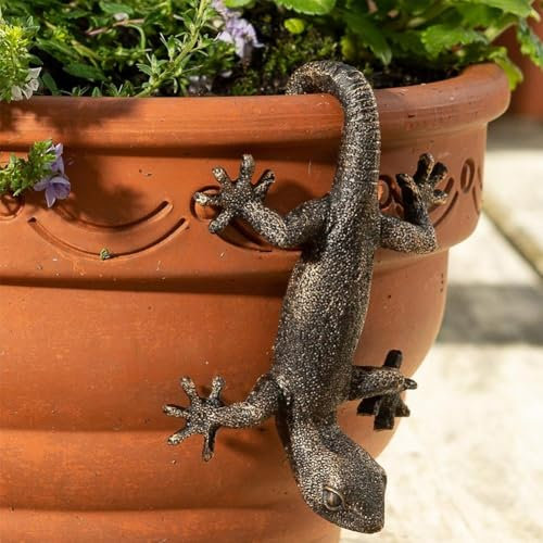Vintage Bronze Gecko Planter Pot Hugger Flower Figurine, Climbing Statue and Vase Miniature Fairy Garden Terrarium Decor, Resin Art Patio Lawn Yard Outdoor Fence Hanger Animal Ornament for Decorations