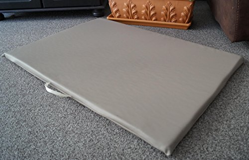 Hundebettenmanufaktur Hundematte Hundematratze Matte Kunstleder Schaumstoff 3 cm (110 cm X 65 cm, Taupe)