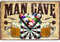 WOGEKA ART Retro Blechschild - Man Cave - Dart und Bier - witziger Spruch als Geschenk-Idee zum Geburtstag zu Weihnachten zur Dekoration 20x30 cm Vintage-Design aus Metall 690