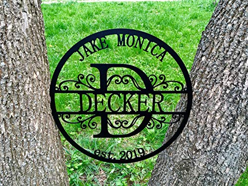 Personalisiert Metall Türschild Familiennamen 2 Vornamen Nachname Initial Custom Monogramm Hochzeitsgeschenk Wanddekoration Geschenk für Paare Familie Kunstdekor Haustürschild Wunschname Wand-Deko