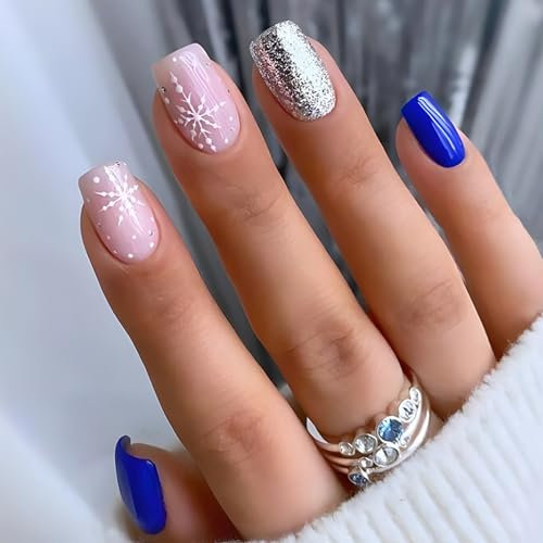 Ceboic 24 Pièces Noël Faux Ongles Court Carré Français Ongles à Coller Glossy Rose Blanc Flocon de neige Press on Nails Brilliant Acrylique Ongles Autocollants pour Femmes et Filles Nail Art