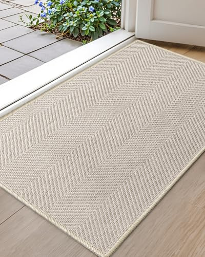 COLOR&GEOMETRY Ultradünne Innentürmatte 43x76 cm, maschinenwaschbare & rutschfeste Fußmatte, Flache Eingangsmatte für innen, saugfähiger Teppich für Diele, Flur in Weiß Beige (gefaltet)