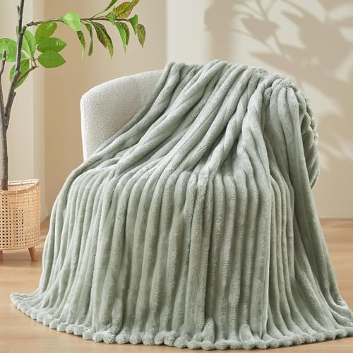 Wajade Fluffy Flannel Blanket Faux Fur Bed Throw Super Soft Warm Large Blanket for Bed Sofa Car, Sage Green 153x203CM