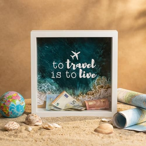 MIJOMA Spardose aus Holz mit Glasfront – dekorativer Sparrahmen für Geldgeschenke zu Hochzeit, Geburtstag, Reise & mehr – kreative Geldbox (to Travel is to live - weiß, 20 x 20 x 5 cm)