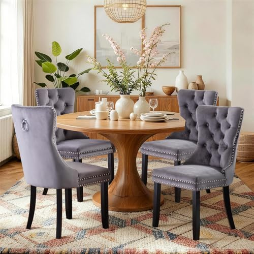 SoarFlash Esszimmerstühle mit gepolstertem Flügelrücken, grau, 4er Set | Weicher Samtbezug, Tufting, Nietenbesatz, Rückenring, Holzbeine. Ideal für Esszimmer, Wohnzimmer, Innendekoration.