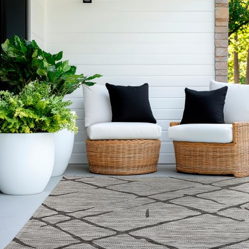Astra Moderner Outdoor Teppich wetterfest - Besonderes Flachgewebe für Außen und Innen - Einzigartige Designs - Robuster Teppich Striche grau, 80 x 200 cm