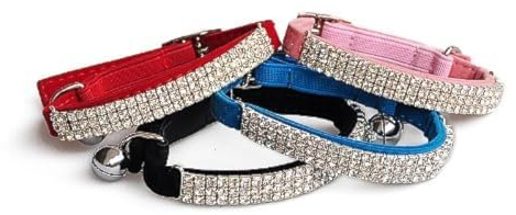 CHUKCHI Halsband für Katzen, weich, Samt, verstellbar, mit Strasssteinen und Glöckchen, 4 Stück, Schwarz, Pink, Rot, Schwarz …