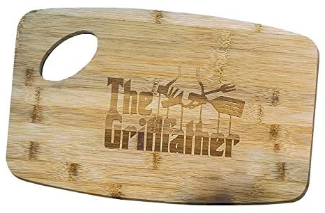 MikaMax – Der Grillfather – Holz Küchenbrett, Käsebrett, Schneidebrett – Geschenkidee mit Gravur – Bambus