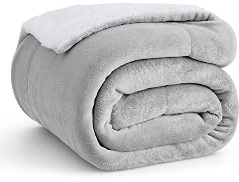 Bedsure Sherpa Fleece Throw Blanket - Thick and Warm, Fluffy Microfiber Solid & Soft Blankets for Bed and Couch Double/Twin Size, Light Grey, 150x200cm