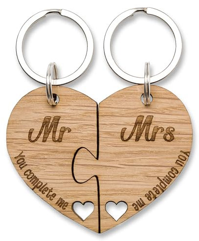 The Laser Engraving Company Mr & Mrs Puzzle Herz Eiche Schlüsselanhänger You Complete Me Paar Schlüsselanhänger Ring Geschenk Perfekt für Valentinstag, Hochzeit, Jahrestag, Geburtstag, Weihnachten,