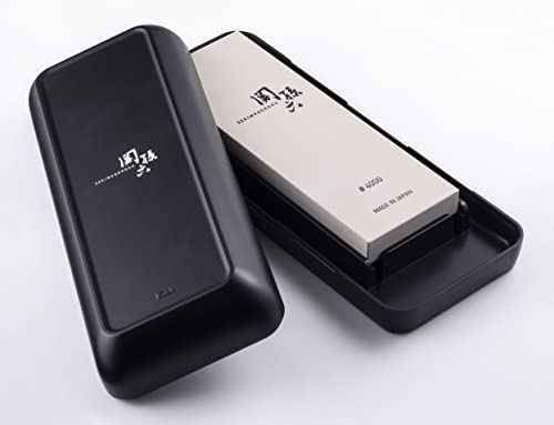 KAI Seki Magoroku Schleifstein, Körnung: 4000 - Japanischer Messerschärfer Polierabzug - Stein Abziehstein Wetzstein für Messer Abmessung Aufbewahrungsbox: 23,8 x 9,3 x 5 cm, Nutzfläche 18,5 x 6,5cm