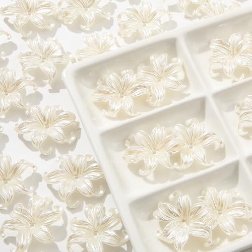 CYEENUT 40 Stück Perlen in Blumenform Weiße Perlen Blumenperlen Farbige Lilienperlen für DIY Basteln Armband Halskette Ohrringe Schmuckherstellung (Weiß)