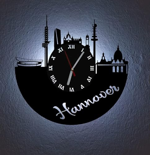 Designbysh LED Wanduhr Hannover Skyline Uhr Hintergrundbeleuchtet mit schleichendem Uhrwerk