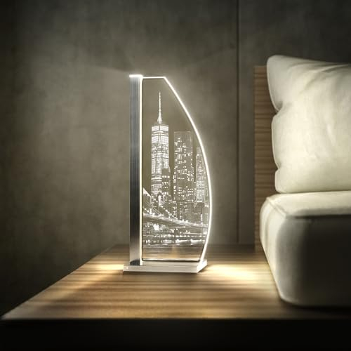 Luverre Tischlampe | LED-Leuchte | Glas-Leuchte mit Gravur für Nachttisch, Kommode, Wohnzimmer | Stadt, Metropole (New York, Segel | silber)