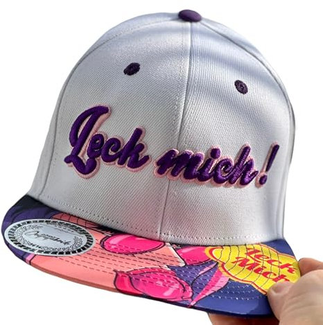 Outfitfabrik Snapback Cap „Leck Mich“ in weiß, Schirm mit Lutschermotiv, 3D-Stick in lila, Unisex, verstellbar an der Rückseite